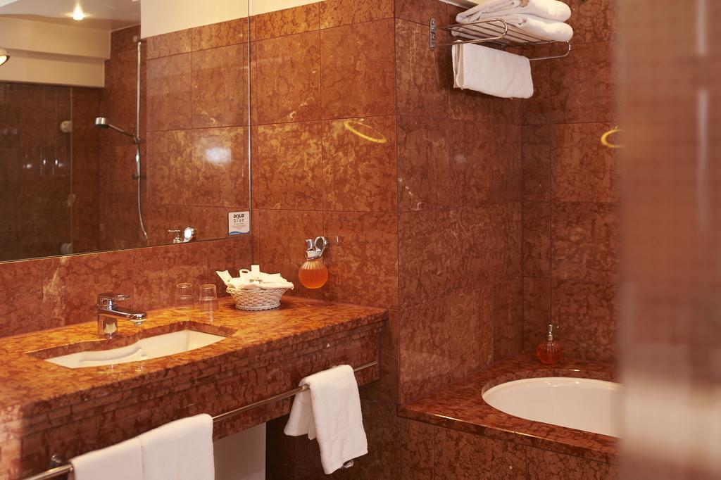 Romantichotel Goldener Karpfen Фулда Екстериор снимка